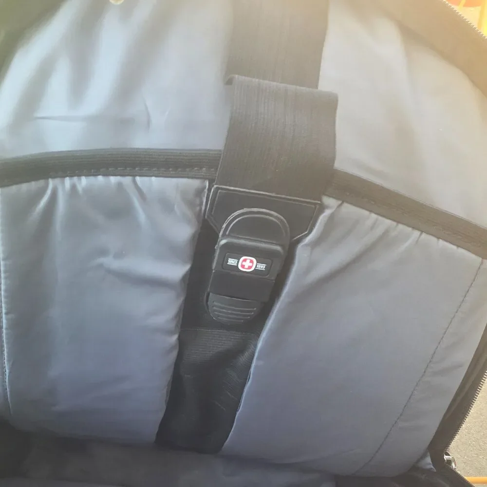SwissGear Wenger 17 Laptop Backpack Travel Business Black Gray